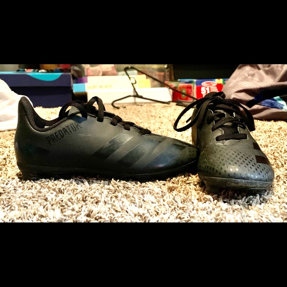 Boys outdoor soccer shoes